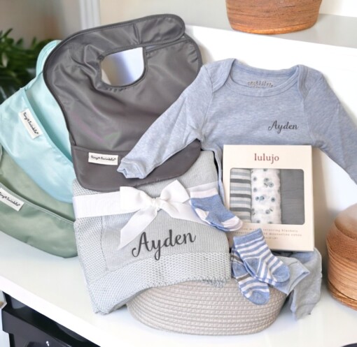 PERSONALIZED GIFT BASKETS & SETS FOR BABY BOYS & GIRLS
